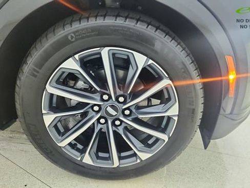 Used 2025 Cadillac Lyriq Sport AWD/4WD image 59