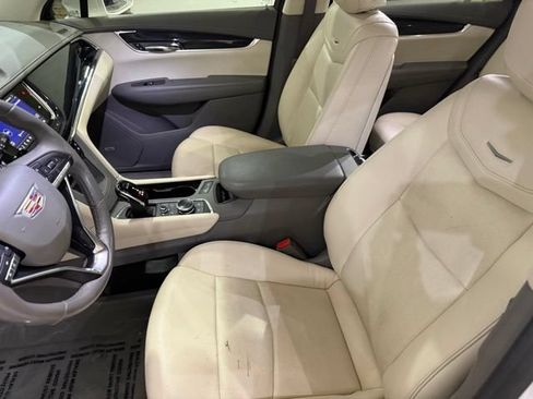 Used 2020 Cadillac XT6 Premium Luxury FWD image 11