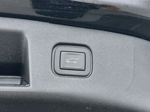 Used 2024 Chevrolet Blazer EV LT AWD/4WD image 31