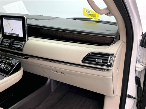 Used 2018 Lincoln Navigator Reserve w/ Technology Package AWD/4WD image 15