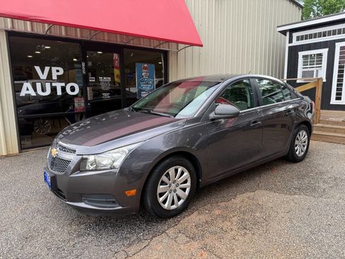 Used 2011 Chevrolet Cruze LS w/ Connectivity Package FWD image 7