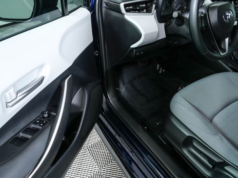 Used 2025 Toyota Corolla SE FWD image 7