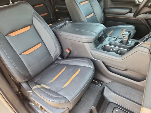 Used 2024 GMC Sierra 1500 AT4 w/ Technology Package AWD/4WD image 13