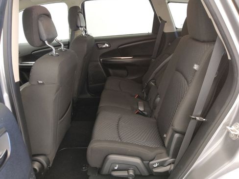 Used 2018 Dodge Journey SE w/ Popular Equipment Group image 18