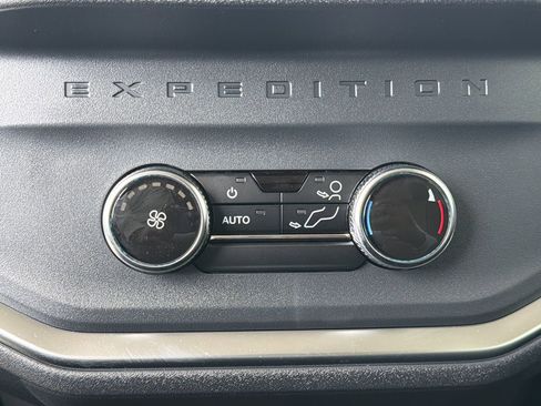 New 2026 Ford Expedition Active image 25