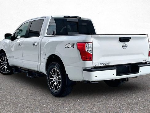 Used 2021 Nissan Titan SV w/ SV Convenience Package RWD image 5