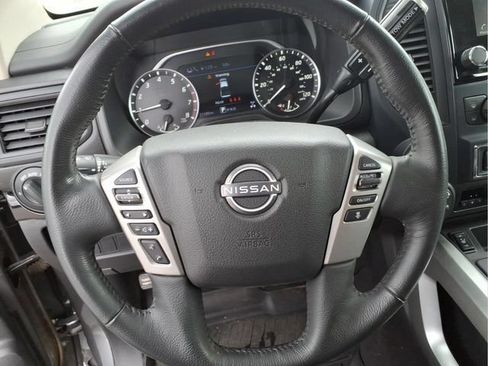 Used 2023 Nissan Titan SV w/ SV Convenience Package AWD/4WD image 23