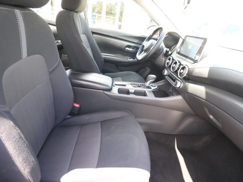 Used 2024 Nissan Sentra SV FWD image 9