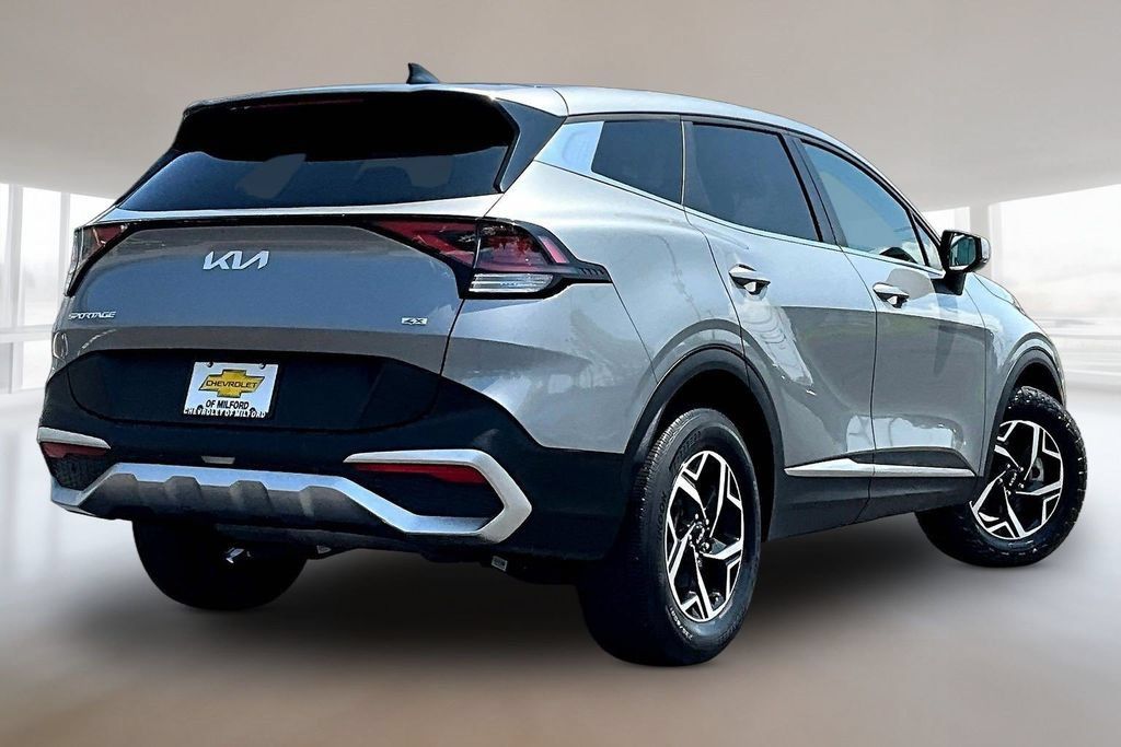 Used 2023 Kia Sportage LX AWD/4WD image 6