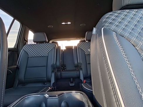 New 2026 GMC Acadia Denali w/ Super Cruise Package FWD image 28