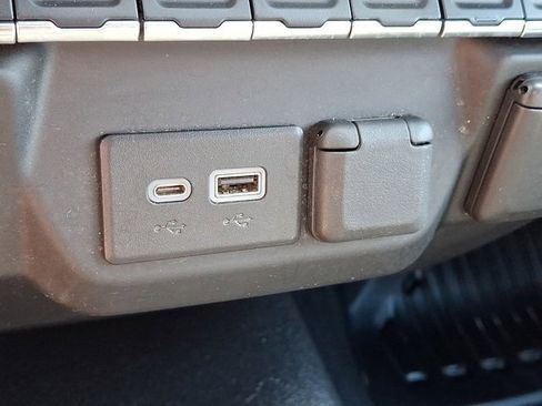 Used 2022 Chevrolet Silverado 3500 W/T image 27