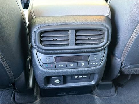 Used 2024 Honda Pilot Elite image 22