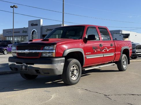 Used 2004 Chevrolet Silverado 2500 LS image 25