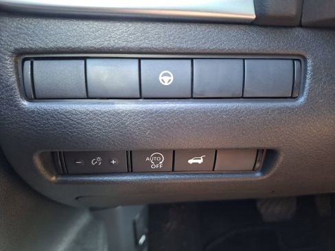 Used 2024 Nissan Rogue SL w/ SL Premium Package image 12