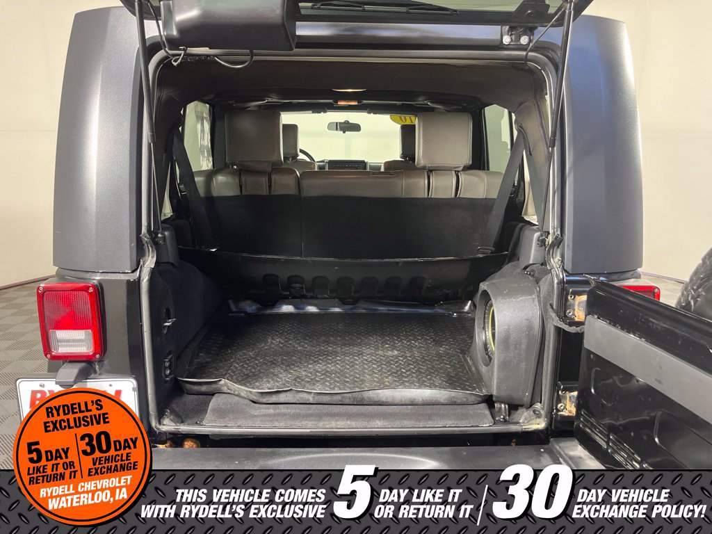 Used 2010 Jeep Wrangler Unlimited Sahara w/ Dual Top Group AWD/4WD image 8