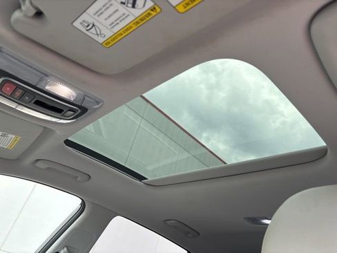 Used 2024 Hyundai Kona Limited FWD image 24