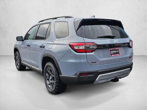 New 2025 Honda Pilot TrailSport image 3
