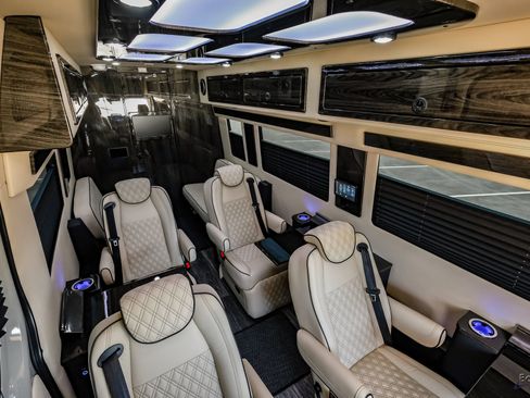 Used 2025 Mercedes-Benz Sprinter 3500 image 84