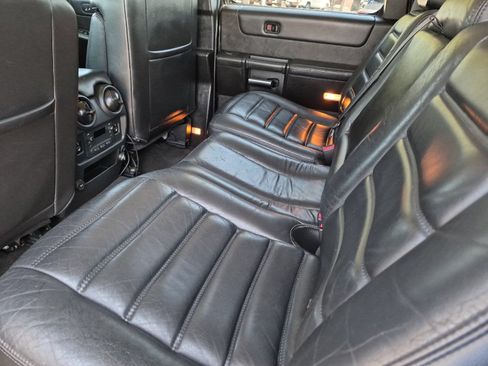 Used 2005 HUMMER H2 SUT w/ Preferred Equipment Group AWD/4WD image 11