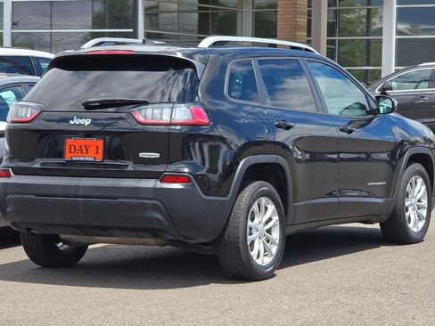 Used 2020 Jeep Cherokee Latitude FWD image 5