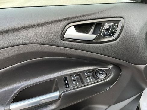 Used 2018 Ford Escape Titanium image 17