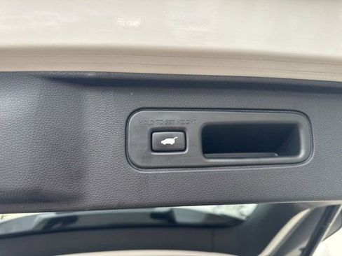 Used 2024 Honda Pilot Touring image 12