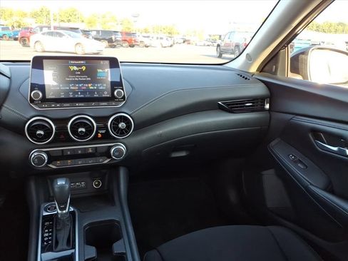 Used 2024 Nissan Sentra SV FWD image 25
