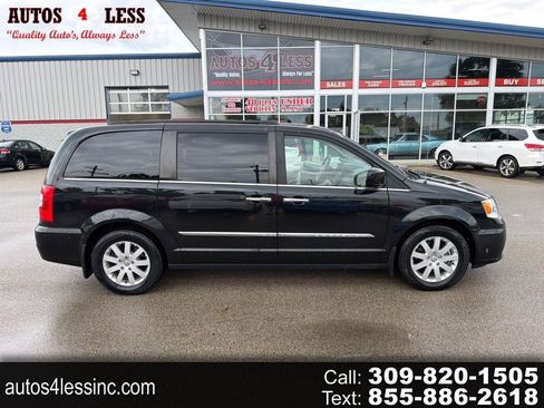 Used 2015 Chrysler Town & Country Touring w/ Driver Convenience Group FWD image 1