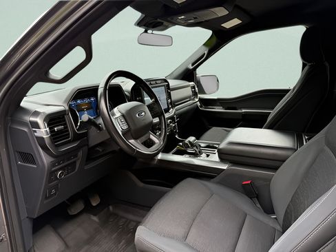 Used 2022 Ford F150 XLT w/ Equipment Group 302A High AWD/4WD image 4