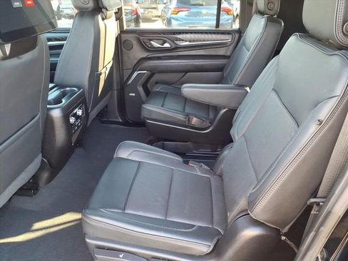 Used 2023 GMC Yukon XL Denali w/ Advanced Technology Package image 7