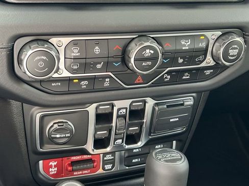 New 2025 Jeep Wrangler Unlimited Rubicon 392 image 22