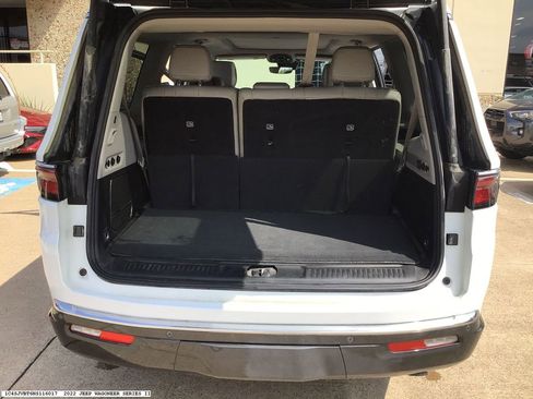Used 2022 Jeep Wagoneer Series II w/ Premium Group I image 17