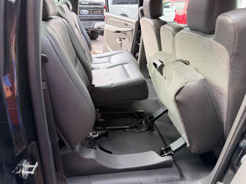 Used 2005 Chevrolet Silverado 3500 4x4 Crew Cab w/ Skid Plate Package image 18
