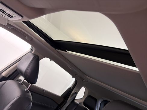 Used 2021 Nissan Rogue Platinum image 19