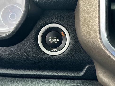 Used 2019 RAM 1500 Laramie w/ Off Road Group AWD/4WD image 27