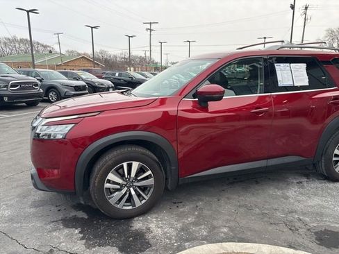 Used 2024 Nissan Pathfinder SL image 5