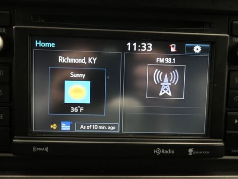 Certified 2018 Toyota Tacoma SR5 image 12