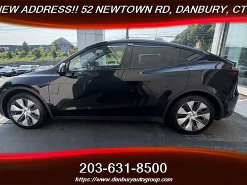 Used 2024 Tesla Model Y 2WD image 2