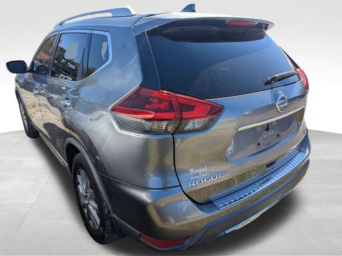 Used 2018 Nissan Rogue SV image 5