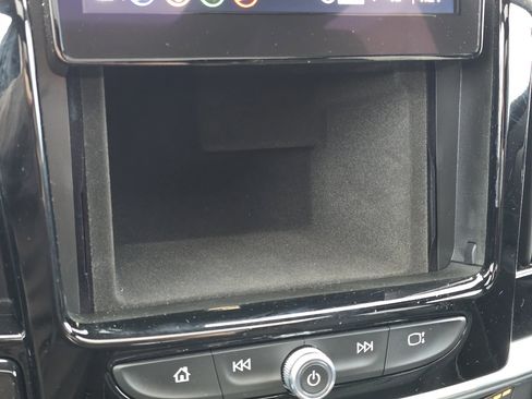 Used 2023 Chevrolet Traverse Premier w/ Redline Edition image 18