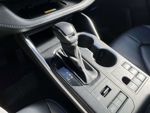 Used 2023 Toyota Highlander XLE image 28