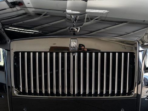 Used 2022 Rolls-Royce Ghost Black Badge image 17