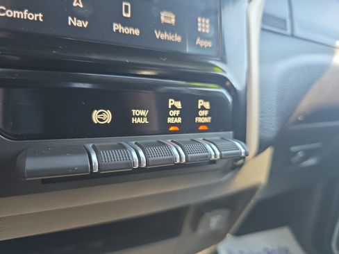 Used 2024 RAM 2500 Laramie image 31