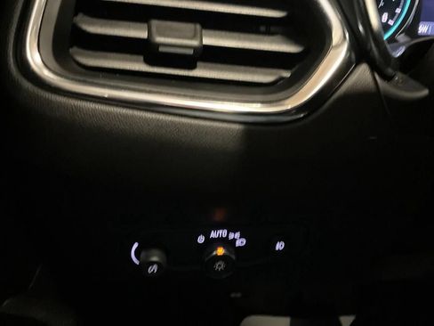 Used 2024 Chevrolet Equinox Premier FWD image 27