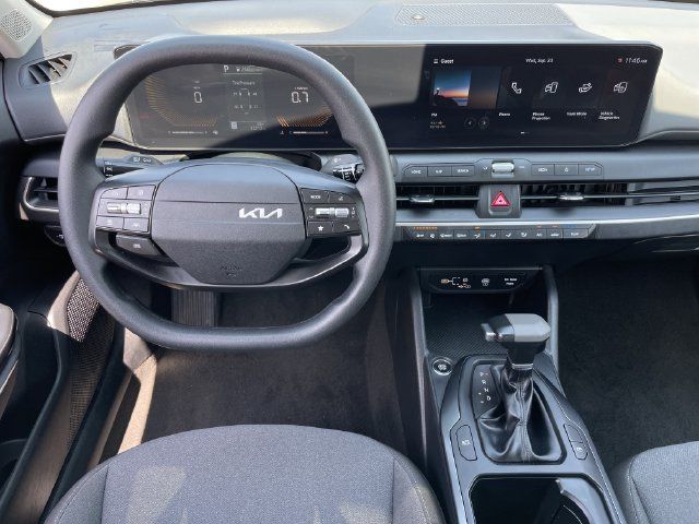 Used 2025 Kia K4 FWD image 10