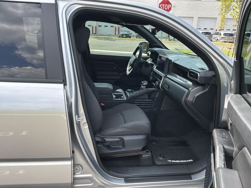 Used 2024 Toyota Tacoma SR5 AWD/4WD image 32