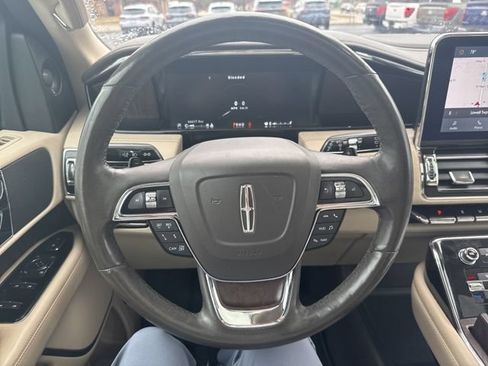 Used 2020 Lincoln Navigator Reserve AWD/4WD image 3