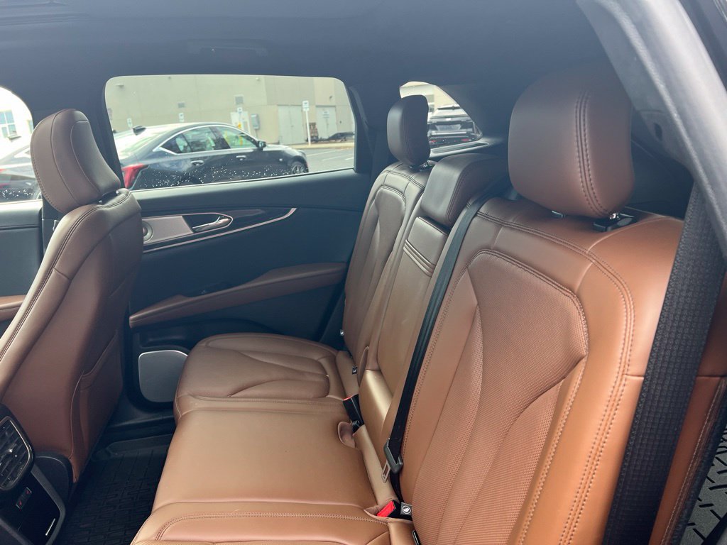 Used 2023 Lincoln Nautilus Reserve w/ Equipment Group 202A AWD/4WD image 17