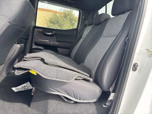 Used 2022 Toyota Tacoma TRD Sport image 7