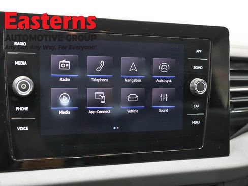 Used 2025 Volkswagen Jetta SE FWD image 18